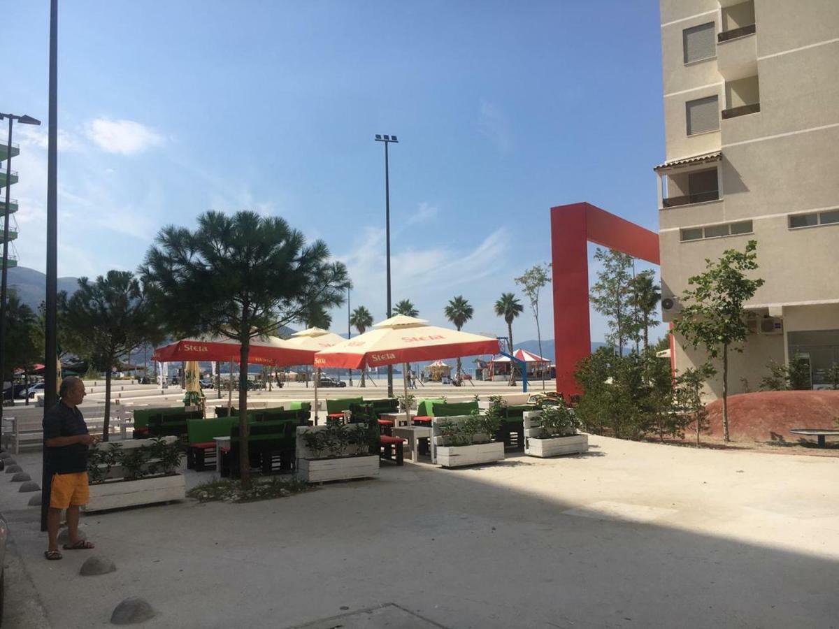 Mimi'S Beach Apartment Vlore Bagian luar foto