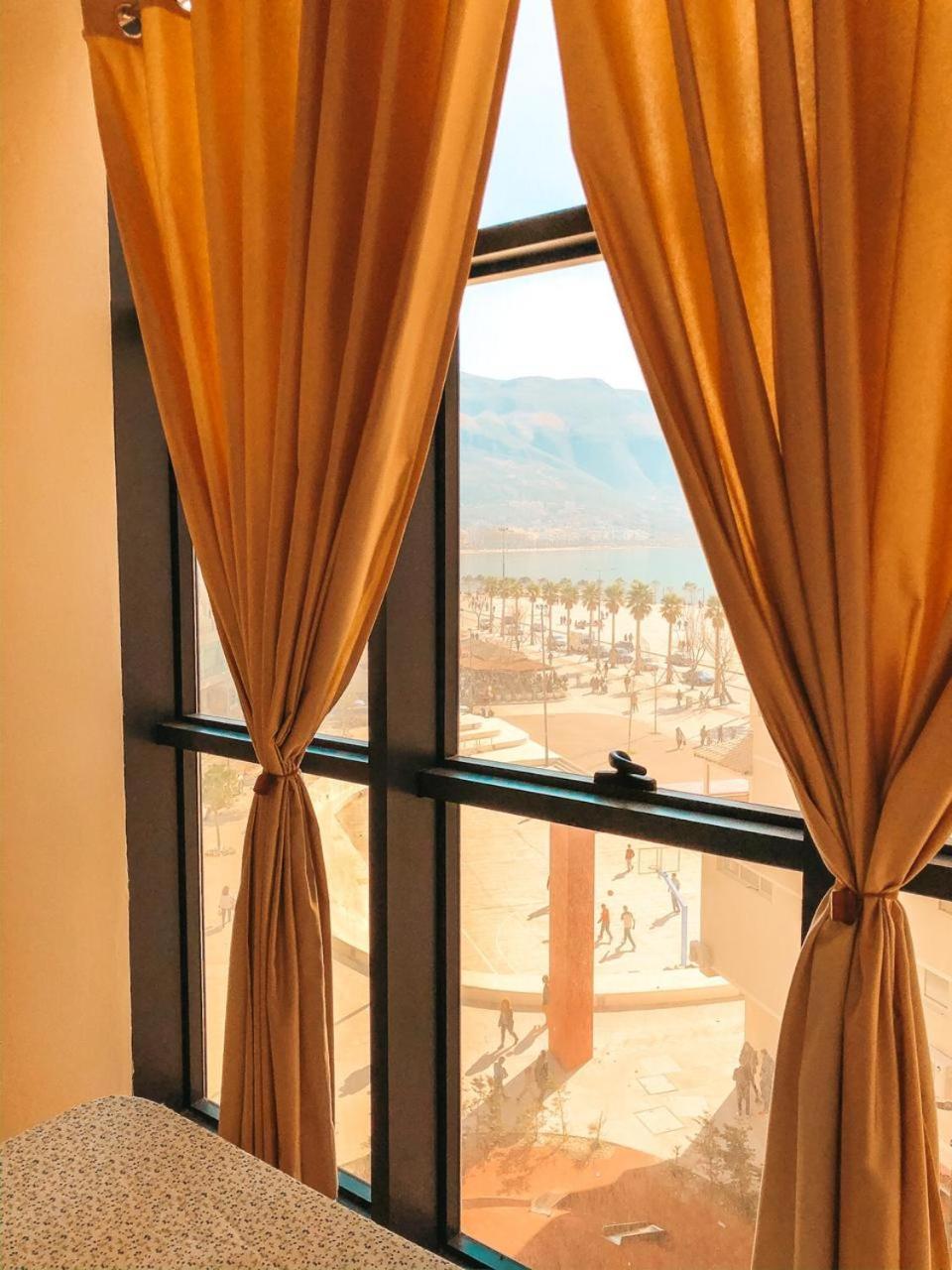 Mimi'S Beach Apartment Vlore Bagian luar foto